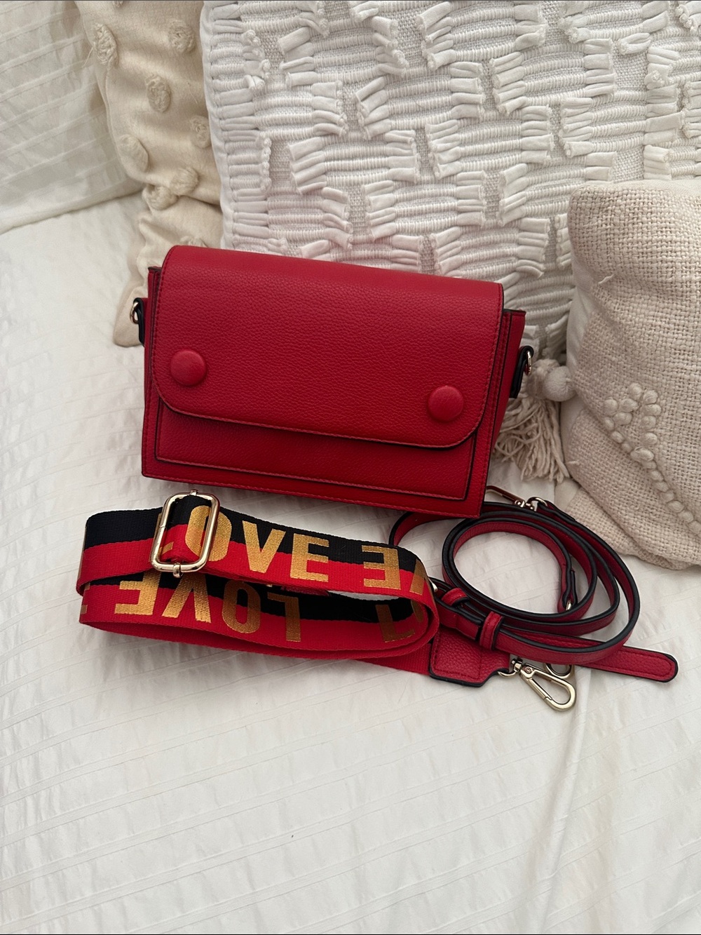 NWOT Sondra Roberts Women's Crossbody Bag with Two Detachable Straps